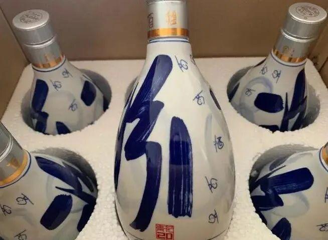 汾酒单季净利跌43%，五粮液夺回老二“宝座	”